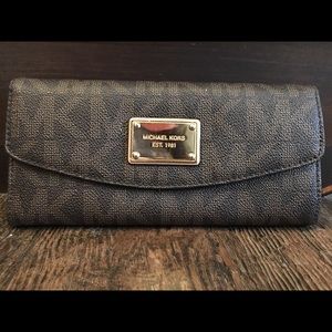 Michael Kors Trifold wallet